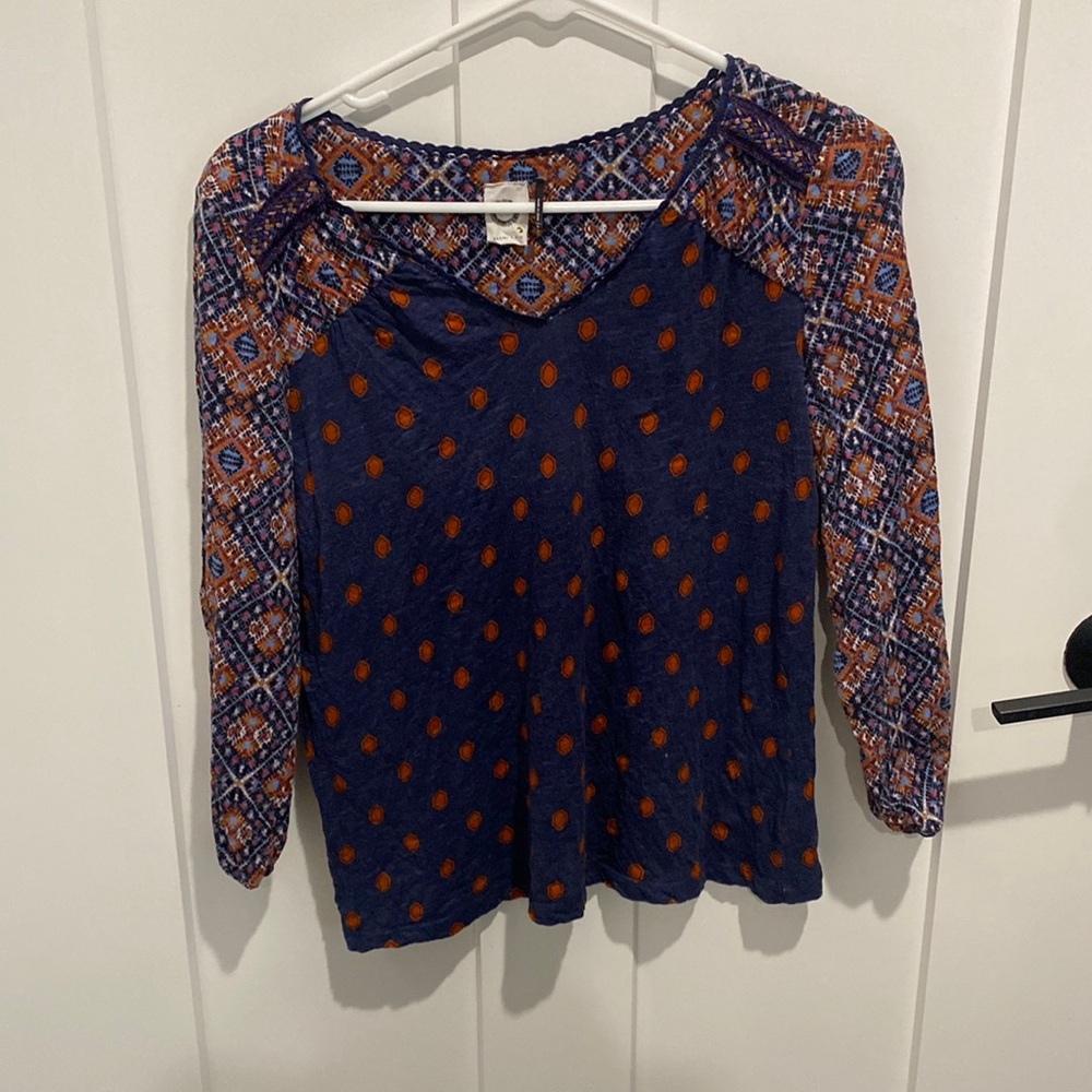 Anthropologie - Akemi + Kin - size small - 3/4 sleeve